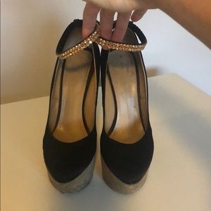 Giuseppe Zanotti la rocque jeweled wedges sz 40